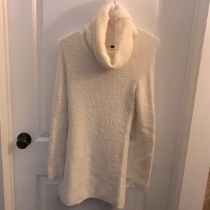 MODA International Dress ~ White, Turtle Neck, Long Sleeved Dress ~ Size Small